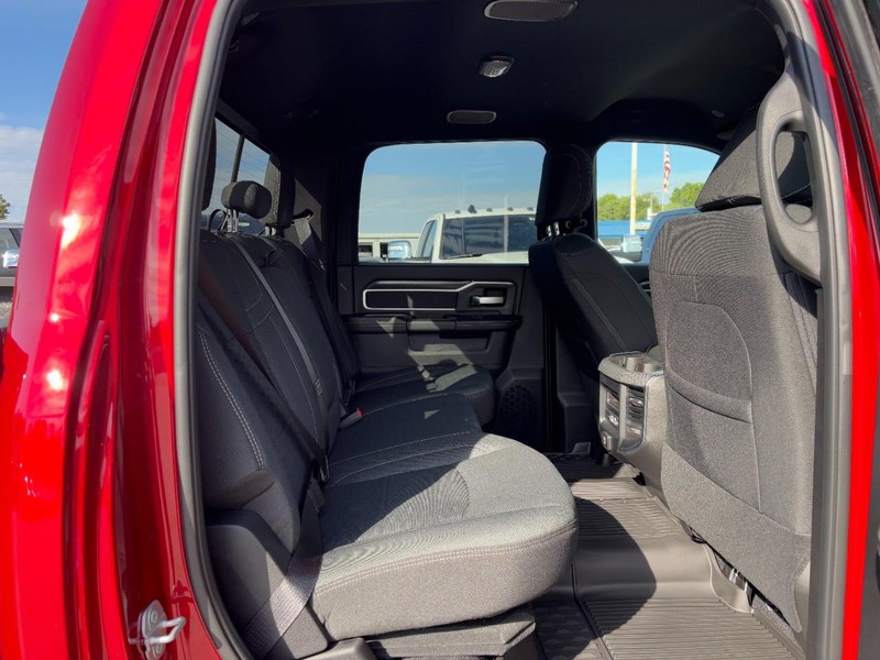 Ram 3500 Vehicle Full-screen Gallery Image 05