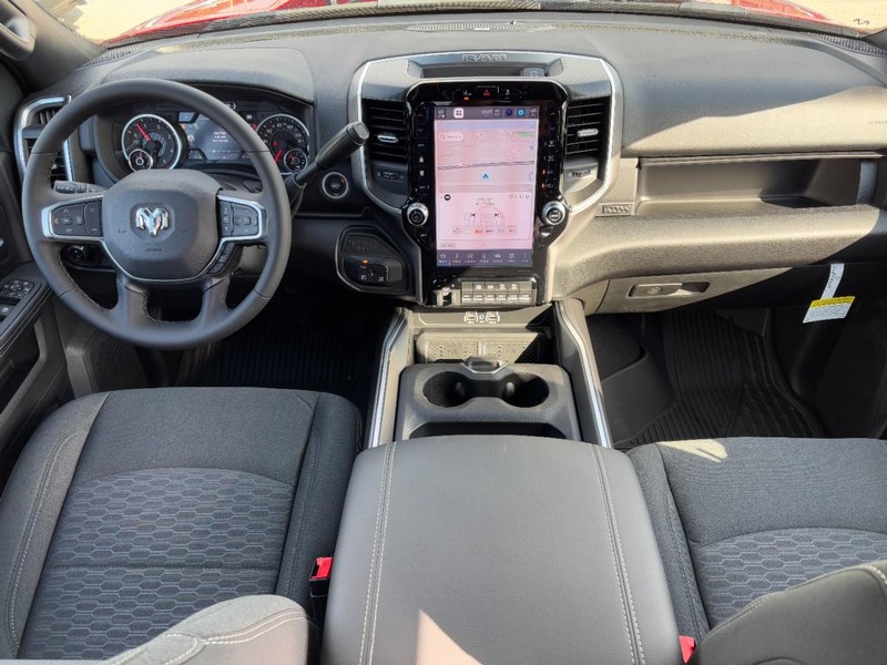 Ram 3500 Vehicle Full-screen Gallery Image 06