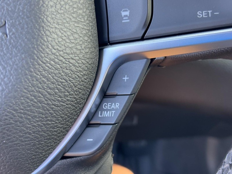 Ram 3500 Vehicle Full-screen Gallery Image 14