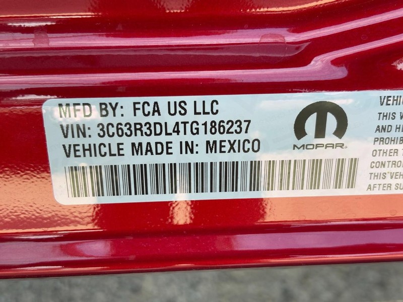 Ram 3500 Vehicle Full-screen Gallery Image 22