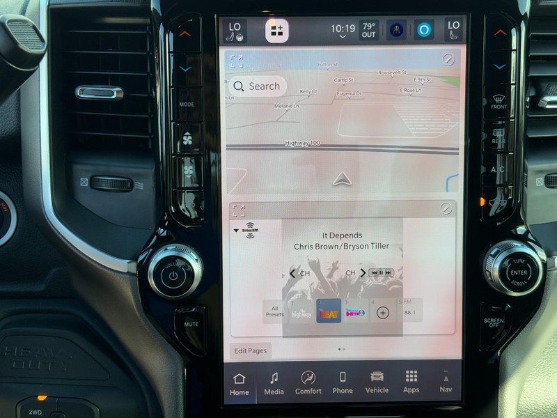 Ram 2500 Vehicle Full-screen Gallery Image 16