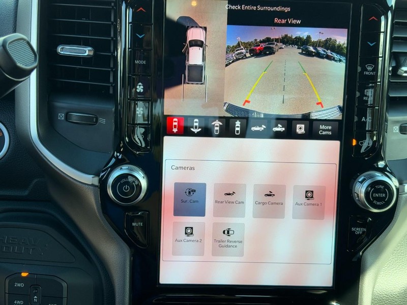 Ram 2500 Vehicle Full-screen Gallery Image 17