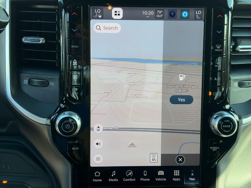 Ram 2500 Vehicle Full-screen Gallery Image 18