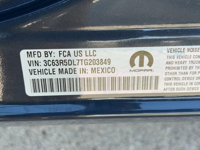 Ram 2500 Vehicle Full-screen Gallery Image 22