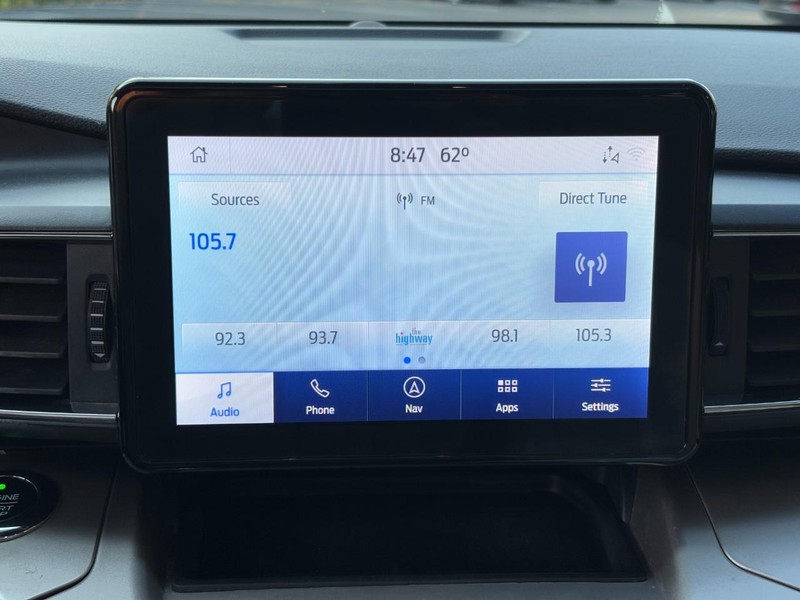 Ford Explorer Vehicle Full-screen Gallery Image 21