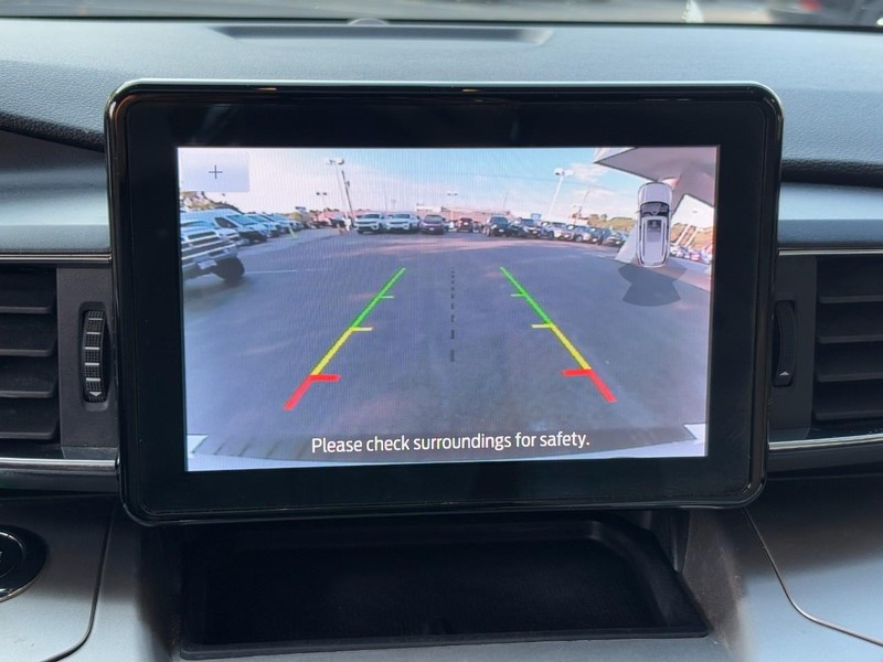 Ford Explorer Vehicle Full-screen Gallery Image 22