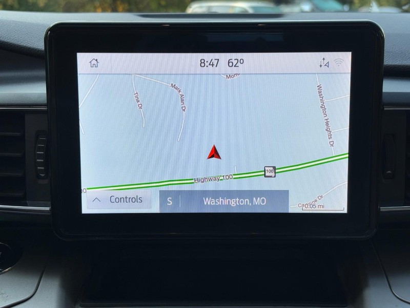 Ford Explorer Vehicle Full-screen Gallery Image 23