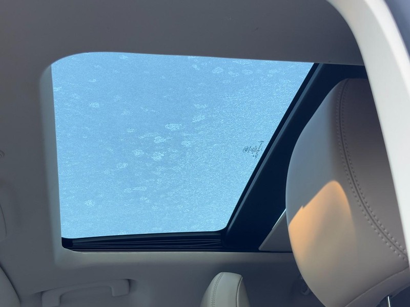 Ford Explorer Vehicle Full-screen Gallery Image 28