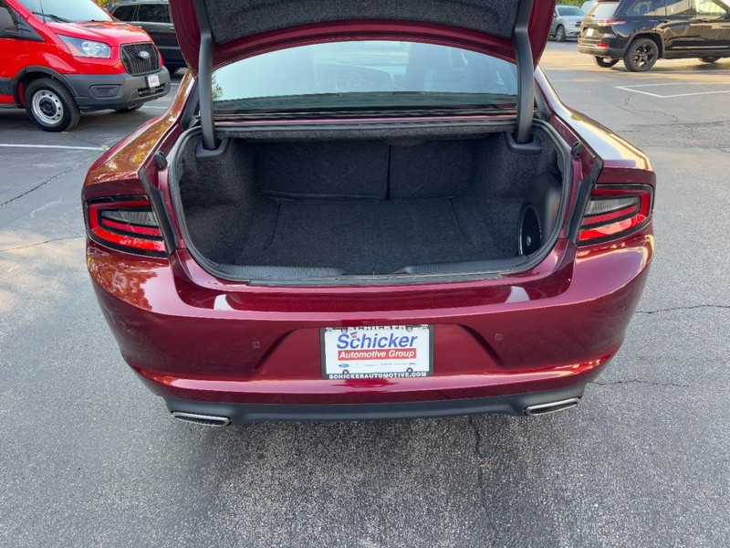 Dodge Charger Vehicle Full-screen Gallery Image 04