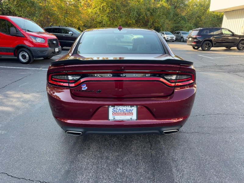Dodge Charger Vehicle Full-screen Gallery Image 06