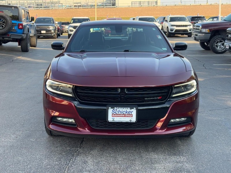 Dodge Charger Vehicle Full-screen Gallery Image 10