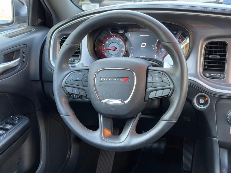 Dodge Charger Vehicle Full-screen Gallery Image 13