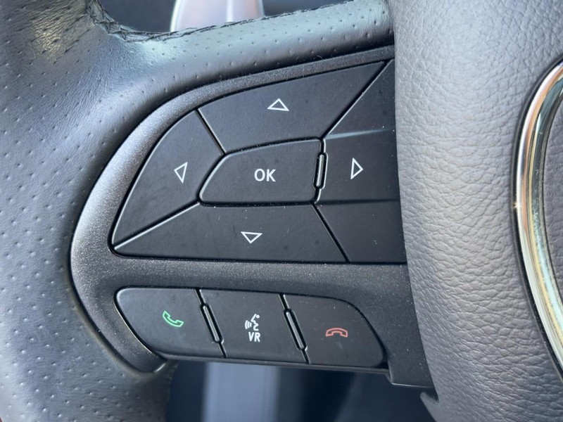 Dodge Charger Vehicle Full-screen Gallery Image 18