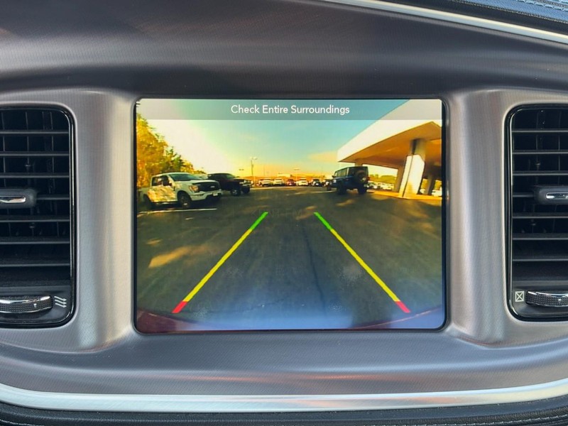 Dodge Charger Vehicle Full-screen Gallery Image 22