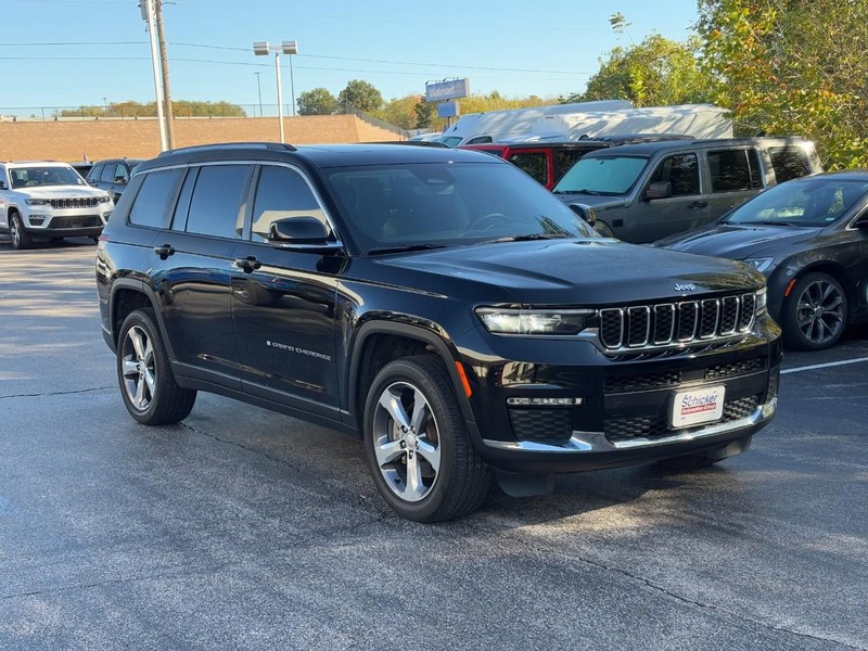 Jeep Grand Cherokee L Vehicle Full-screen Gallery Image 02