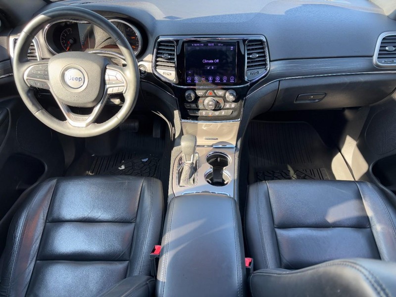 Jeep Grand Cherokee Vehicle Full-screen Gallery Image 11