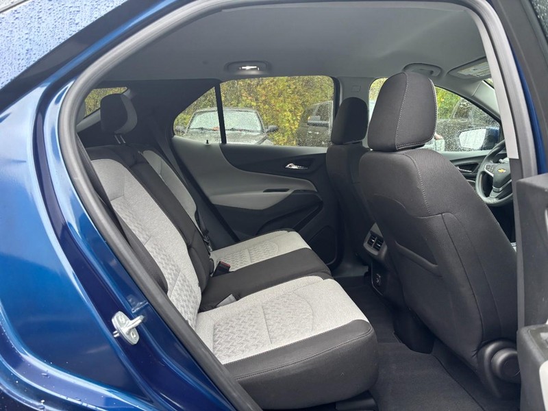 Chevrolet Equinox Vehicle Full-screen Gallery Image 10
