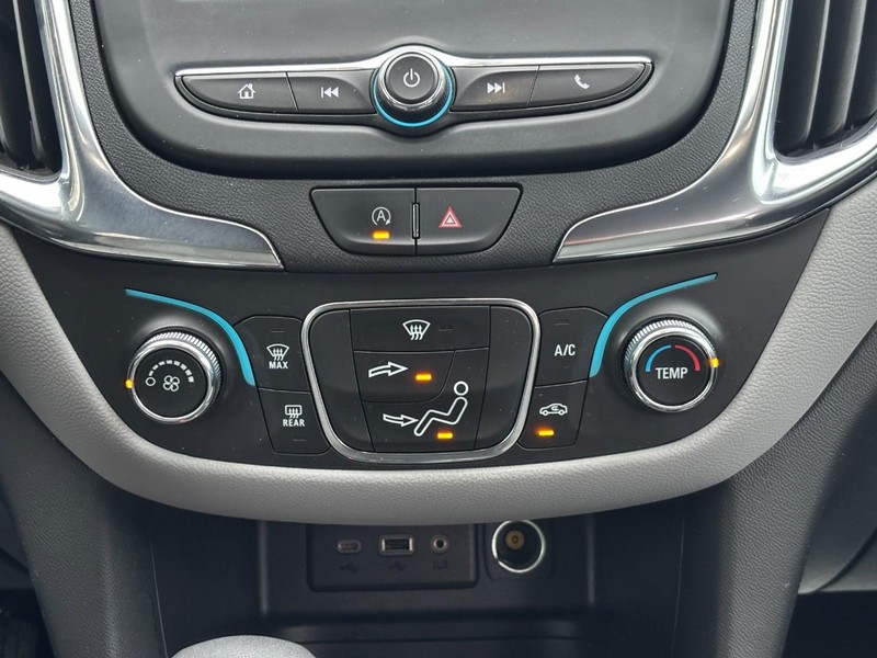 Chevrolet Equinox Vehicle Full-screen Gallery Image 14