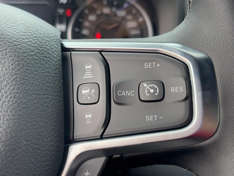 Ram 3500 Vehicle Full-screen Gallery Image 12