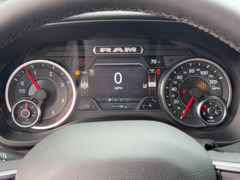 Ram 3500 Vehicle Full-screen Gallery Image 14