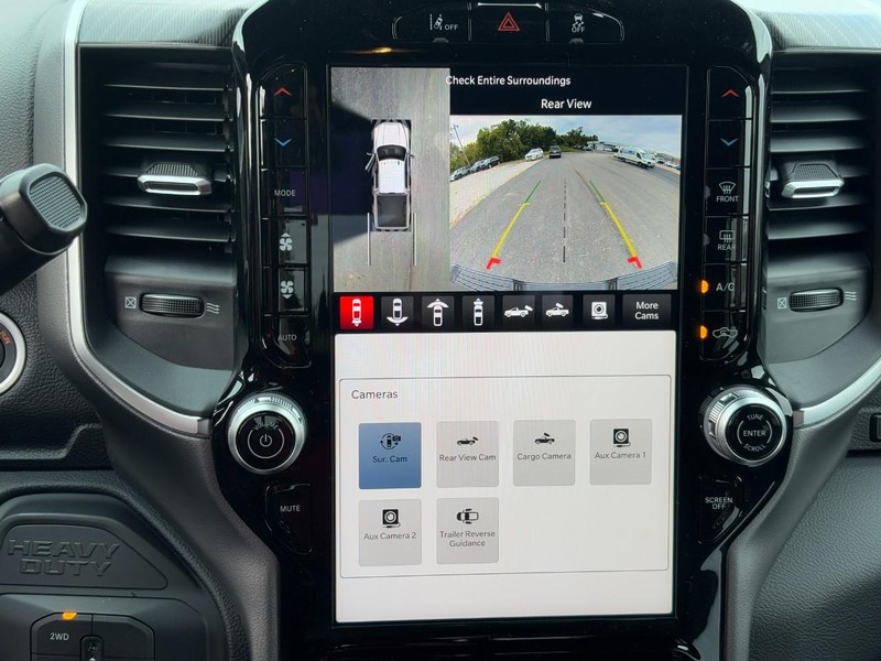 Ram 3500 Vehicle Full-screen Gallery Image 16