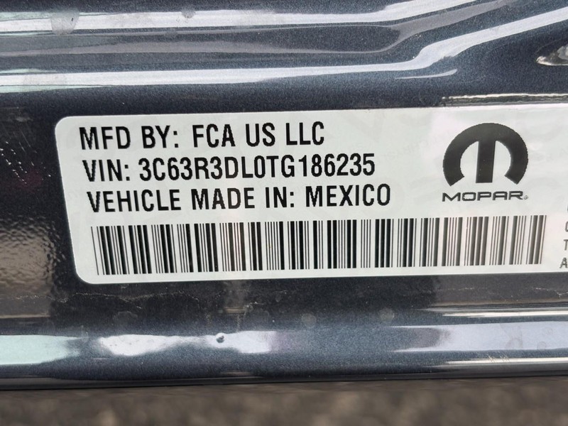 Ram 3500 Vehicle Full-screen Gallery Image 21