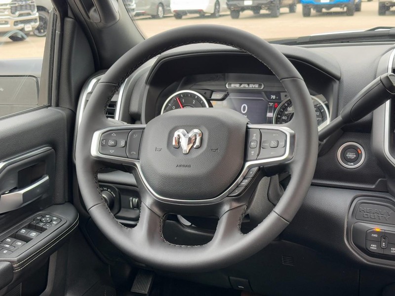 Ram 2500 Vehicle Full-screen Gallery Image 07