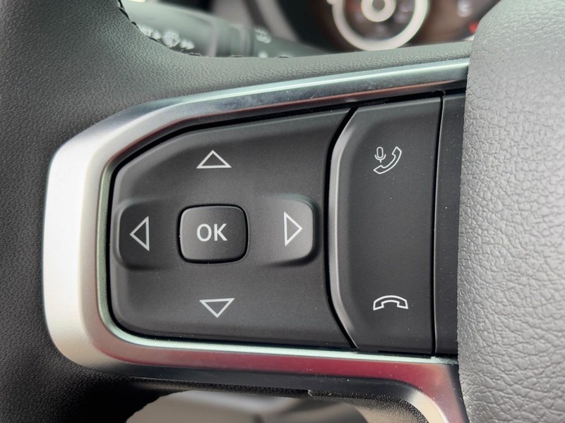 Ram 2500 Vehicle Full-screen Gallery Image 12