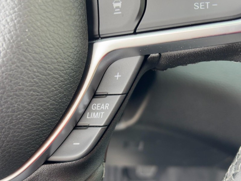 Ram 2500 Vehicle Full-screen Gallery Image 14