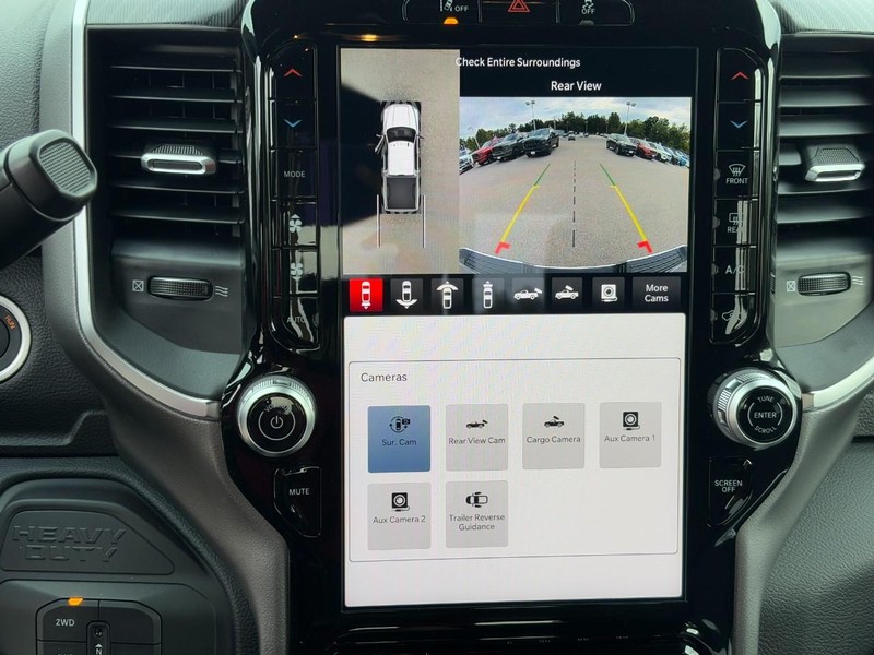 Ram 2500 Vehicle Full-screen Gallery Image 17