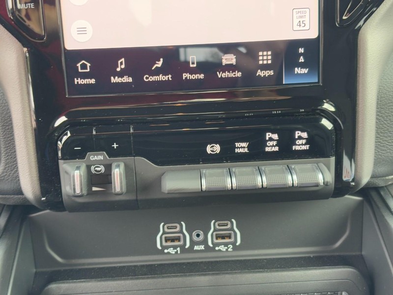 Ram 2500 Vehicle Full-screen Gallery Image 19