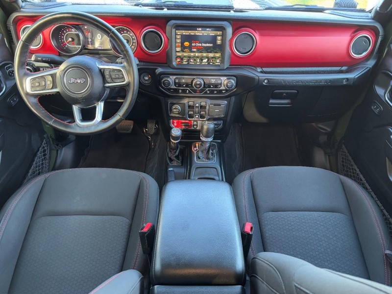 Jeep Wrangler Vehicle Full-screen Gallery Image 11