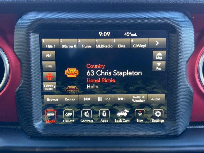 Jeep Wrangler Vehicle Full-screen Gallery Image 13