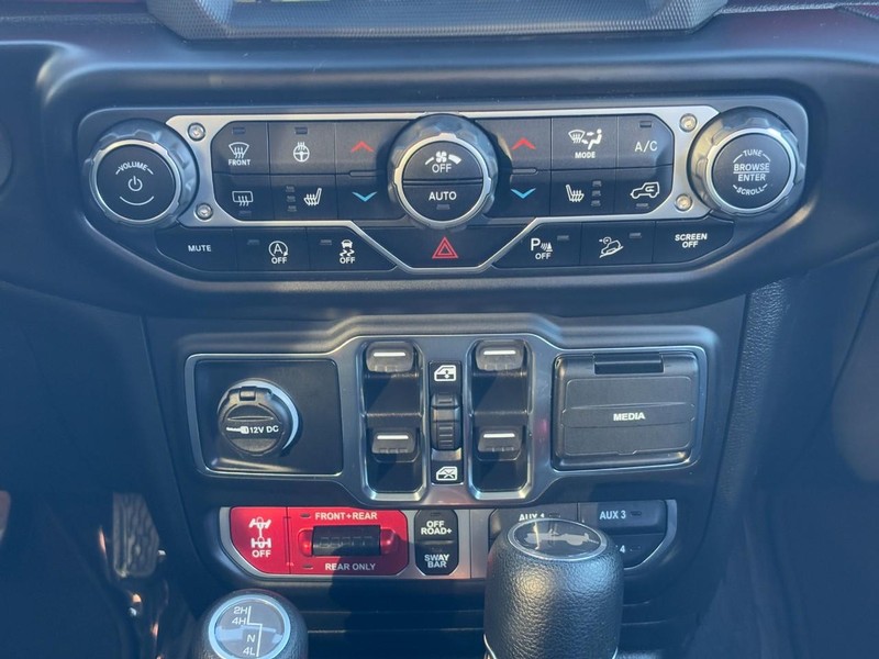 Jeep Wrangler Vehicle Full-screen Gallery Image 14