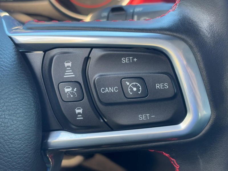 Jeep Wrangler Vehicle Full-screen Gallery Image 18