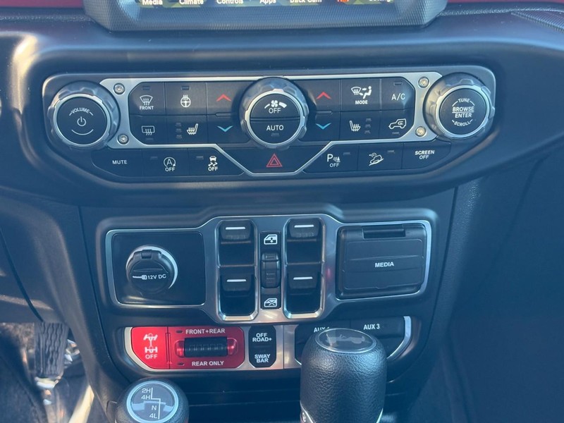 Jeep Wrangler Vehicle Full-screen Gallery Image 23