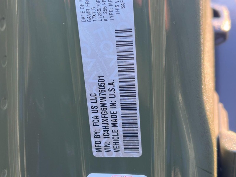 Jeep Wrangler Vehicle Full-screen Gallery Image 26