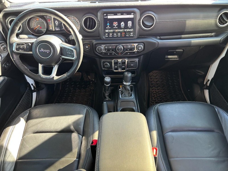 Jeep Wrangler Unlimited Vehicle Full-screen Gallery Image 11