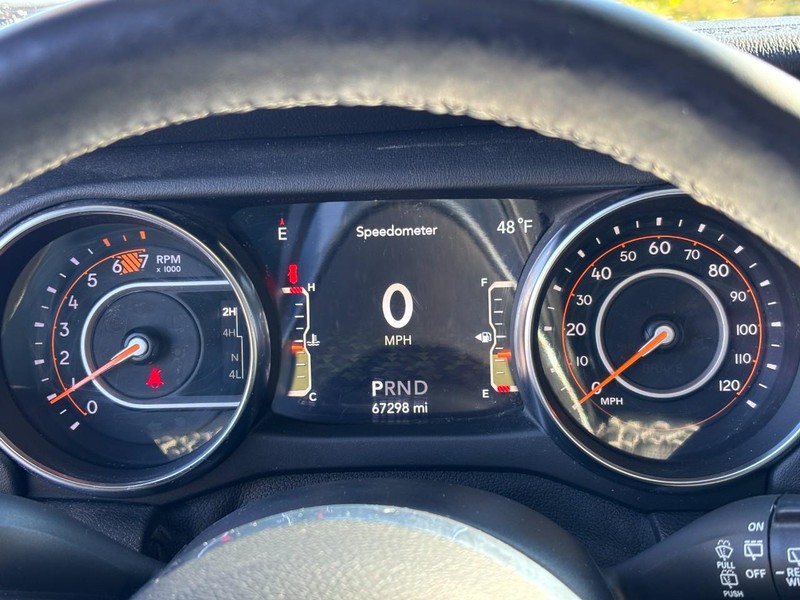 Jeep Wrangler Unlimited Vehicle Full-screen Gallery Image 19