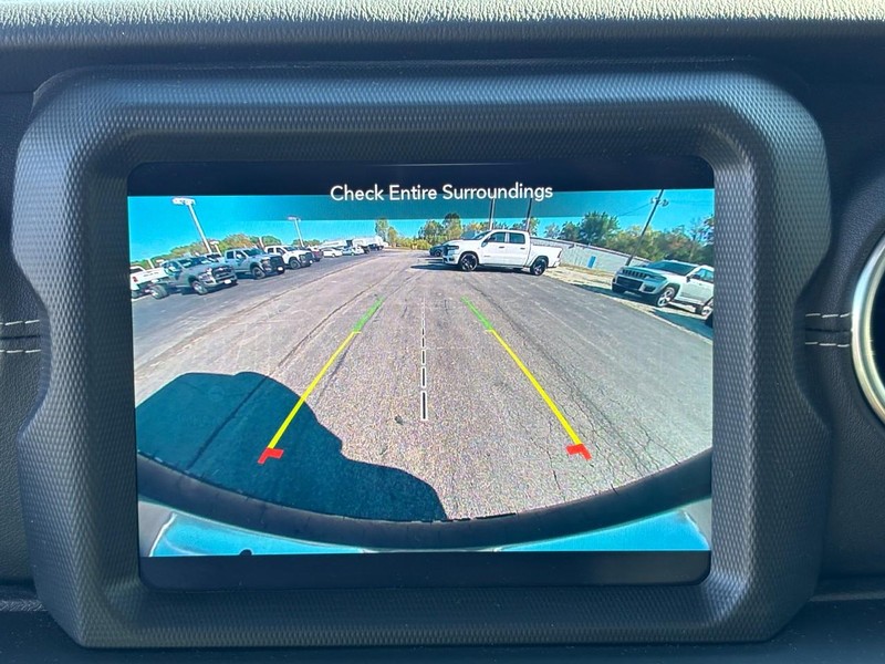 Jeep Wrangler Unlimited Vehicle Full-screen Gallery Image 21