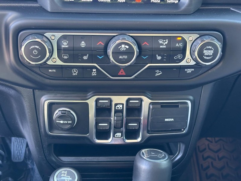 Jeep Wrangler Unlimited Vehicle Full-screen Gallery Image 23