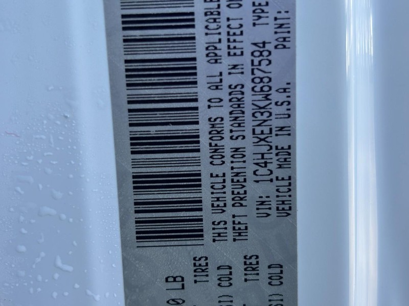 Jeep Wrangler Unlimited Vehicle Full-screen Gallery Image 26