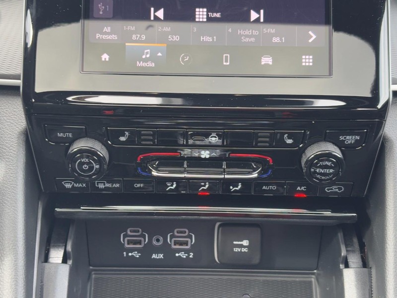 Jeep Grand Cherokee Vehicle Full-screen Gallery Image 09