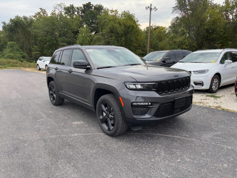 Jeep Grand Cherokee Vehicle Full-screen Gallery Image 02