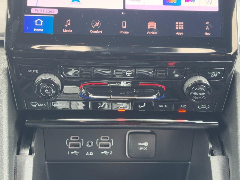 Jeep Grand Cherokee Vehicle Full-screen Gallery Image 09