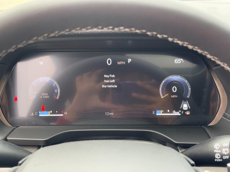 Jeep Grand Cherokee Vehicle Full-screen Gallery Image 14