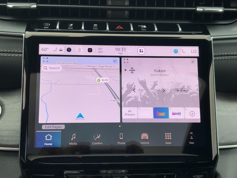 Jeep Grand Cherokee Vehicle Full-screen Gallery Image 15