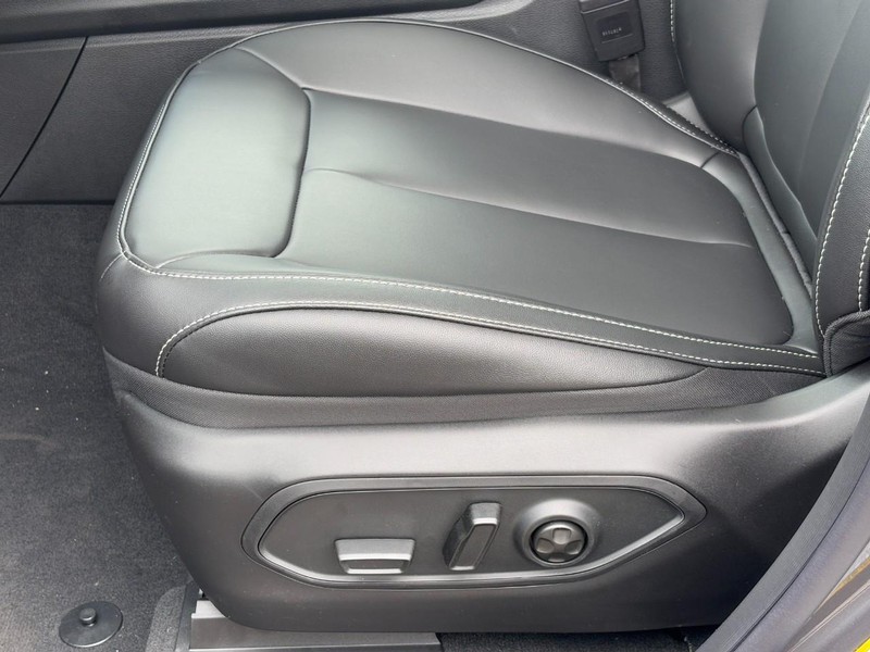 Jeep Grand Cherokee Vehicle Full-screen Gallery Image 21