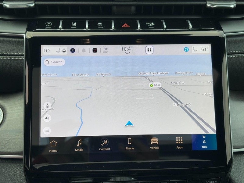 Jeep Grand Cherokee L Vehicle Full-screen Gallery Image 18