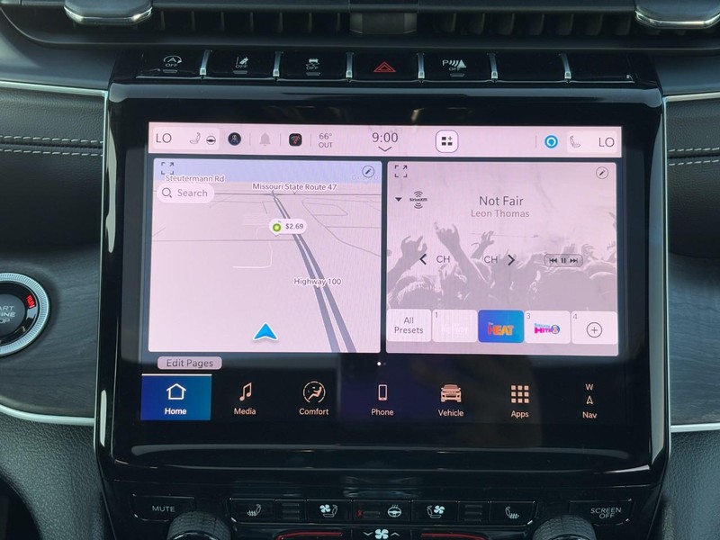 Jeep Grand Cherokee L Vehicle Full-screen Gallery Image 09